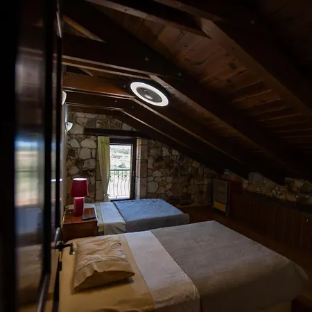 Spacious Rustic With Sea View בית נופש *