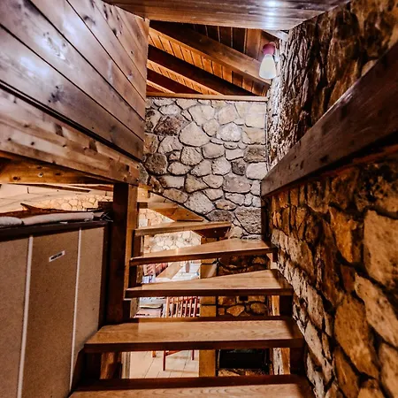 Spacious Rustic With Sea View