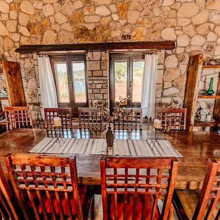 Spacious Rustic With Sea View